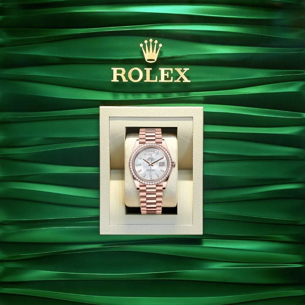 2024 Release Rolex Day-Date 40 mm | 18k Everose gold President bracelet | White mother-of-pearl Diamond dial Diamond bezel | Men's Watch 228345RBR