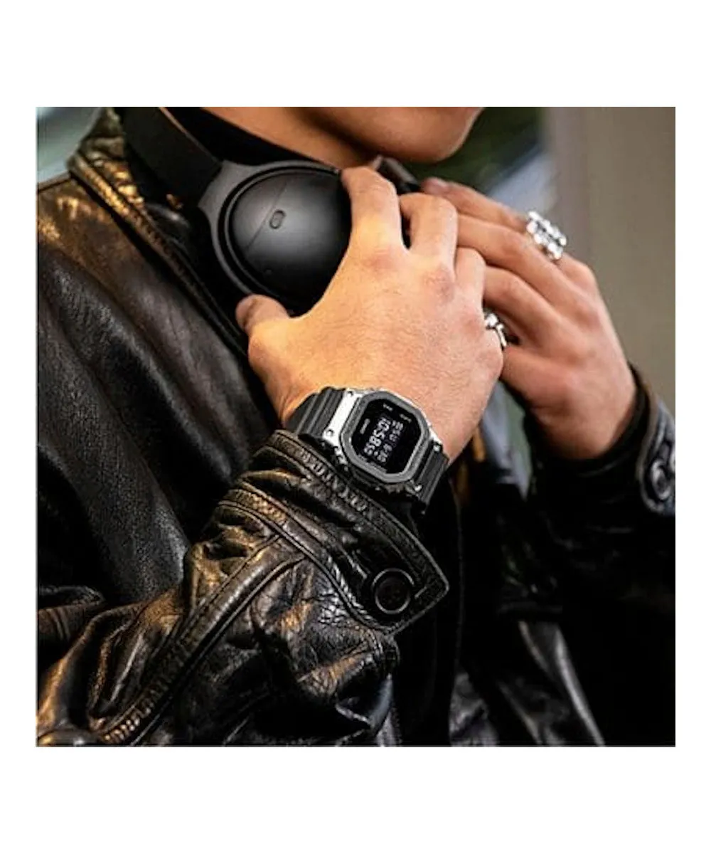 CASIO GM-5600-1DR