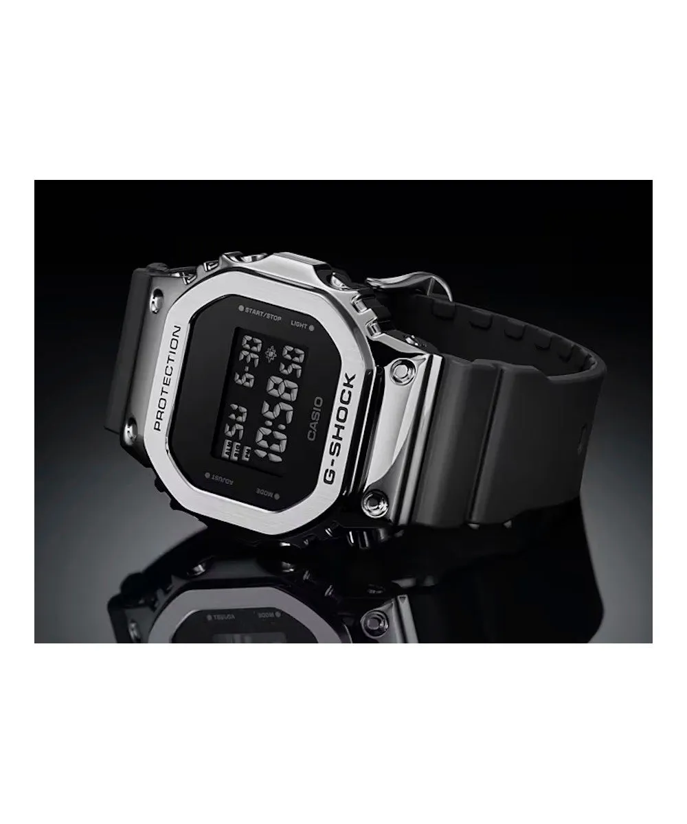 CASIO GM-5600-1DR