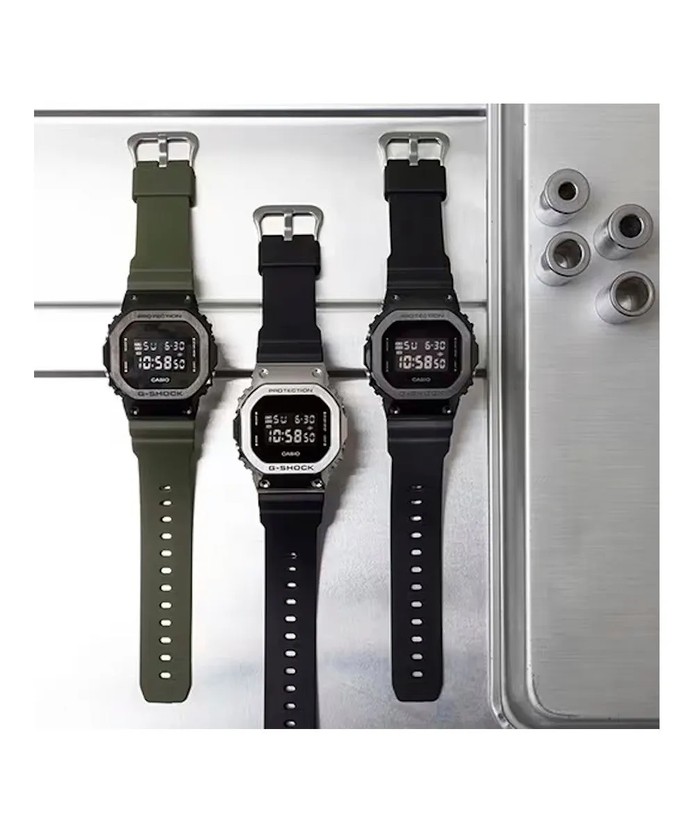CASIO GM-5600-1DR