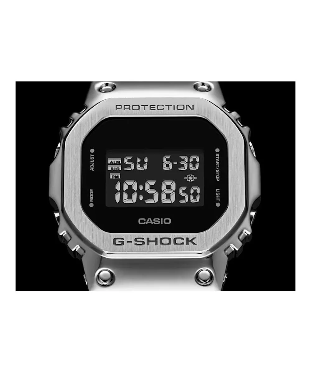 CASIO GM-5600-1DR