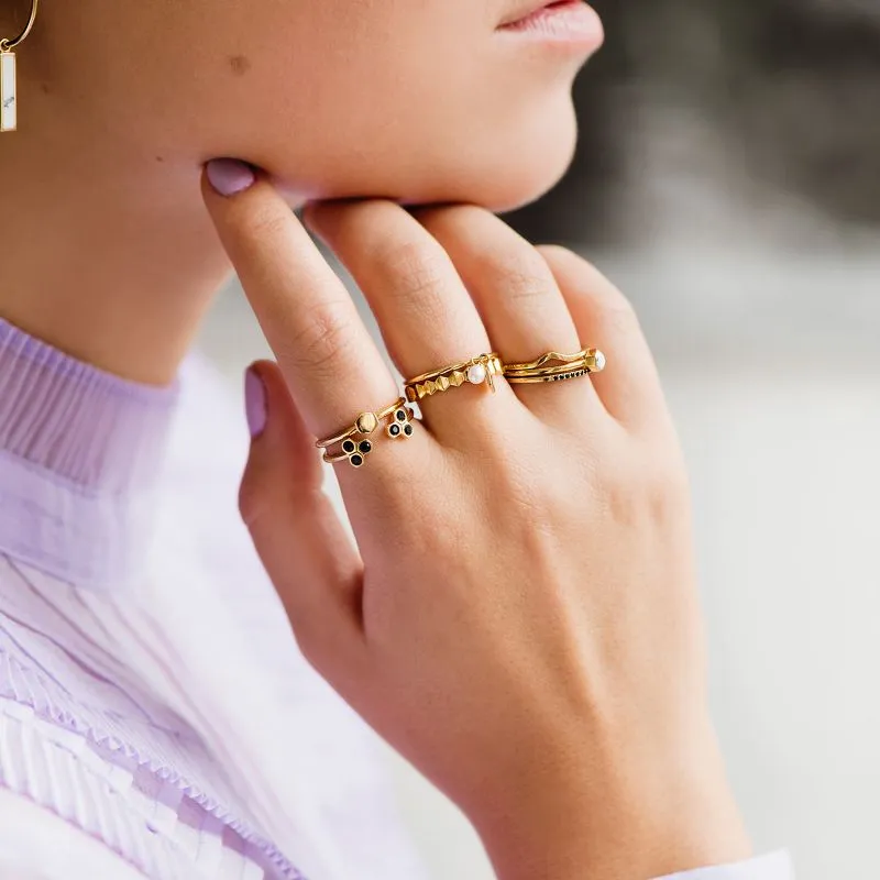 Ensemble de bagues CLUSE Essentielle Gold Chevron and Black Crystal CLJ41004