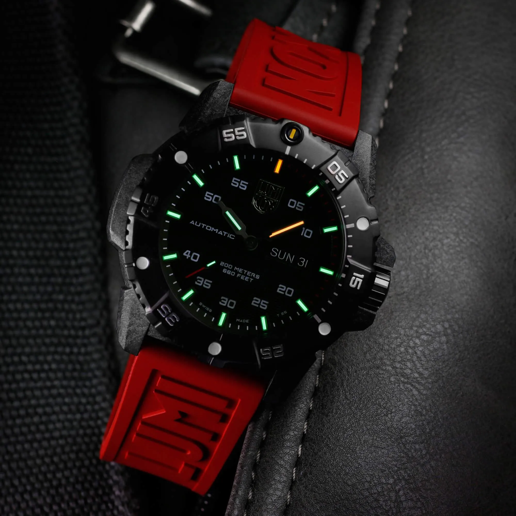Luminox Men's Automatic Watch - Master Carbon Seal Black Dial Rubber Strap Dive | 3875
