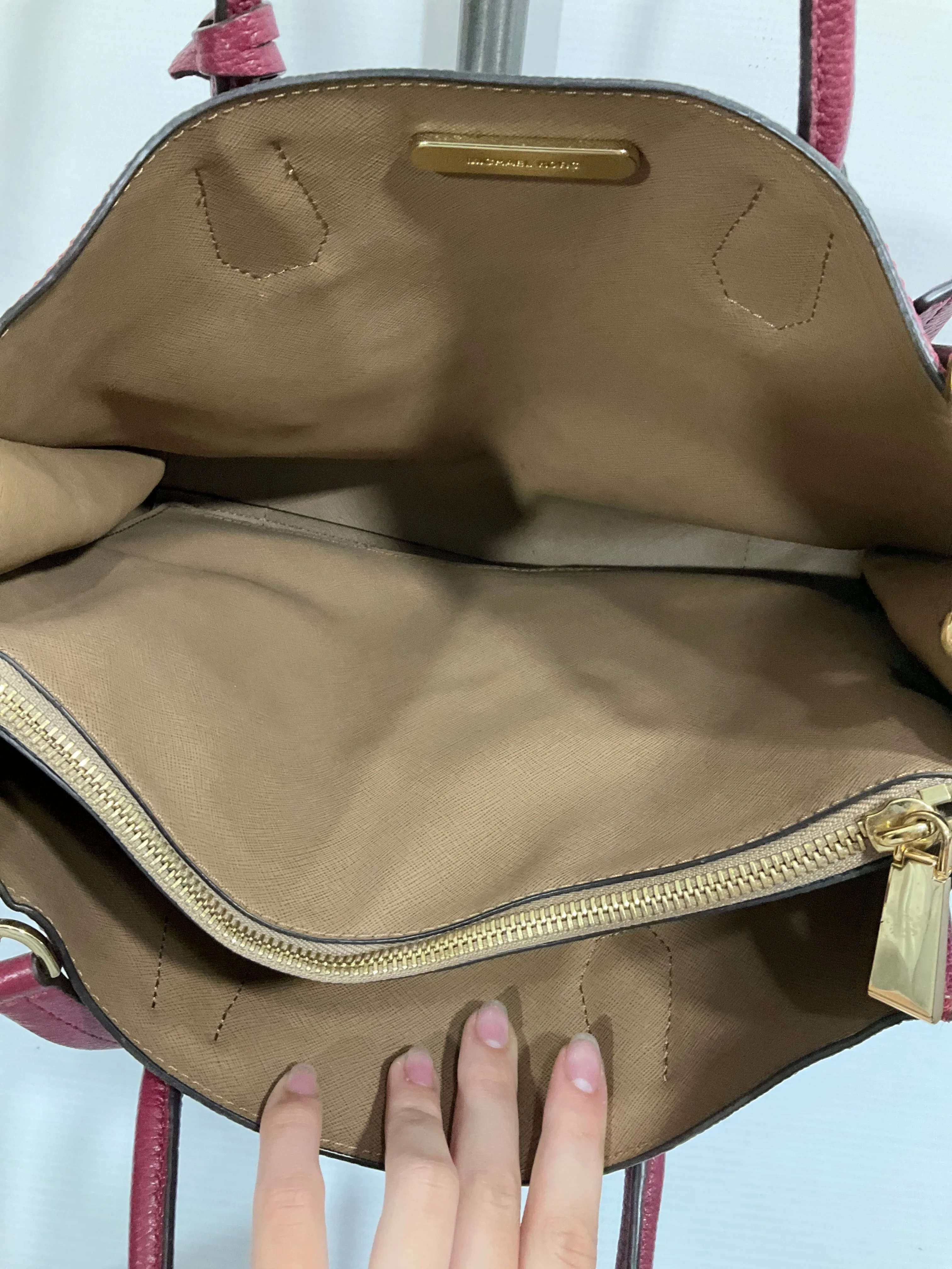 Michael Kors Bags Crossbody Designer By Michael Kors, Size: Medium
