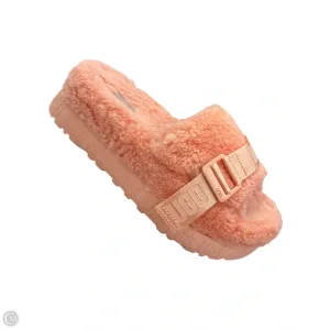 Sandals Flats By Ugg In Peach, Size: 6