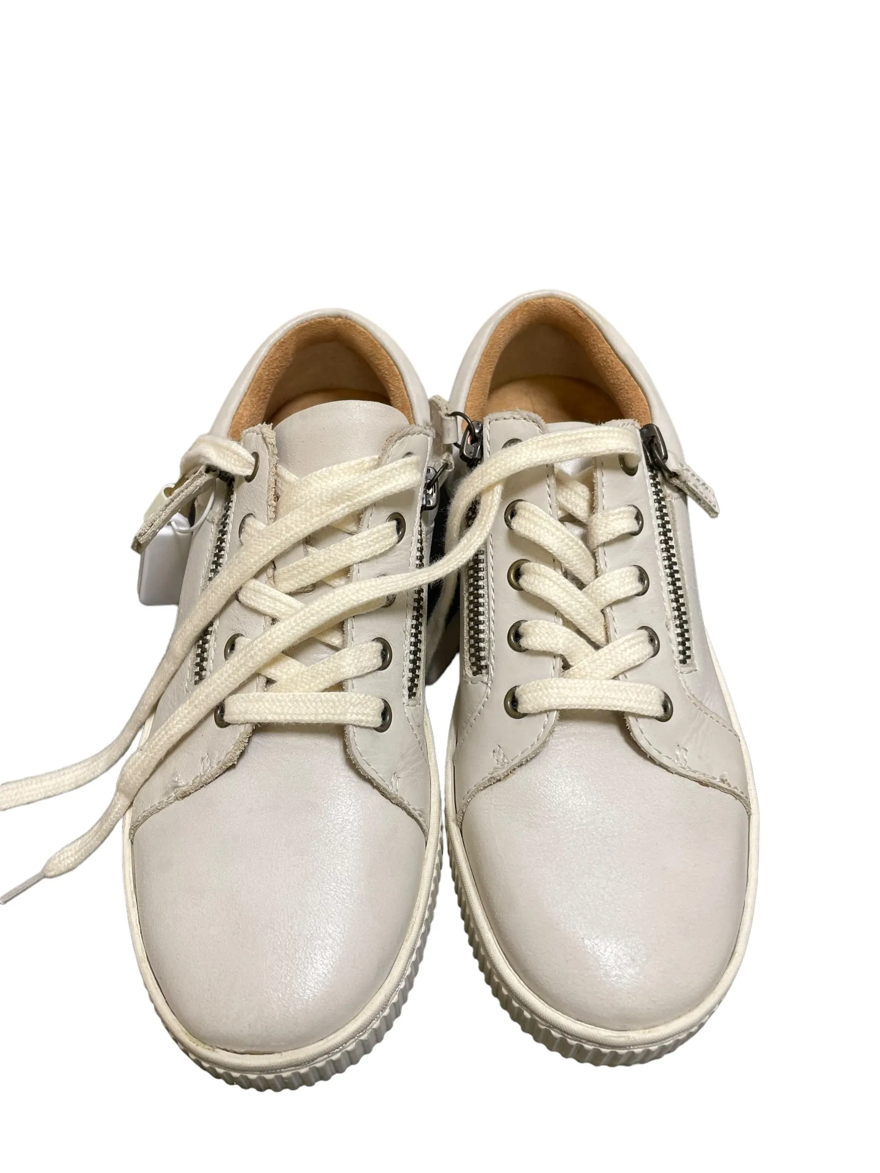 Shoes Flats By Born In Cream, Size: 6.5 born