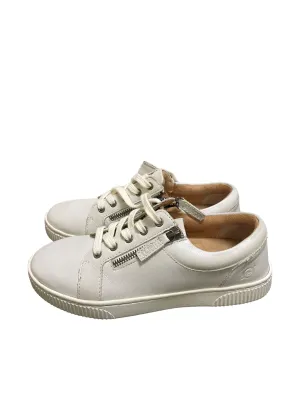 Shoes Flats By Born In Cream, Size: 6.5 born
