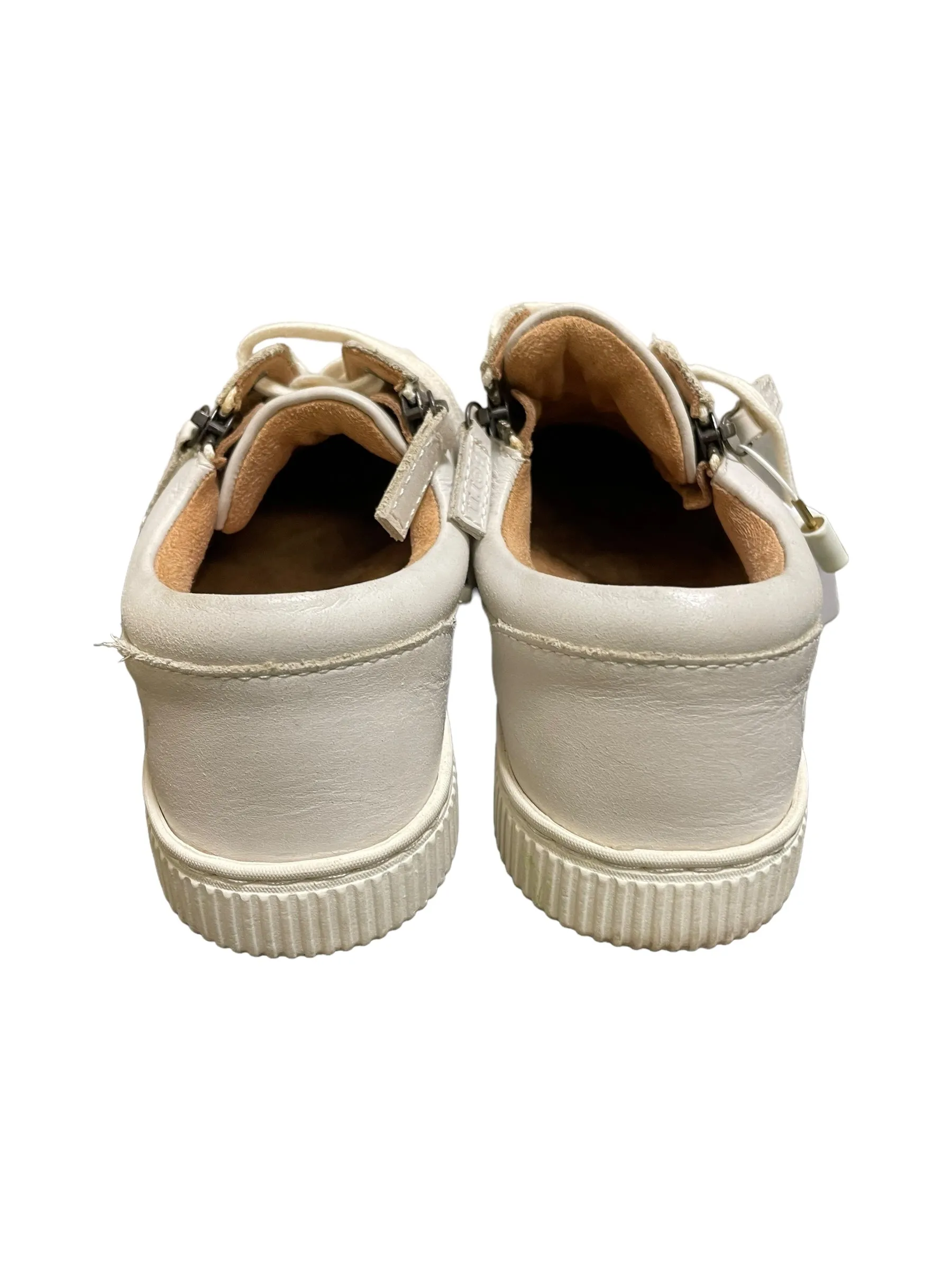 Shoes Flats By Born In Cream, Size: 6.5 born