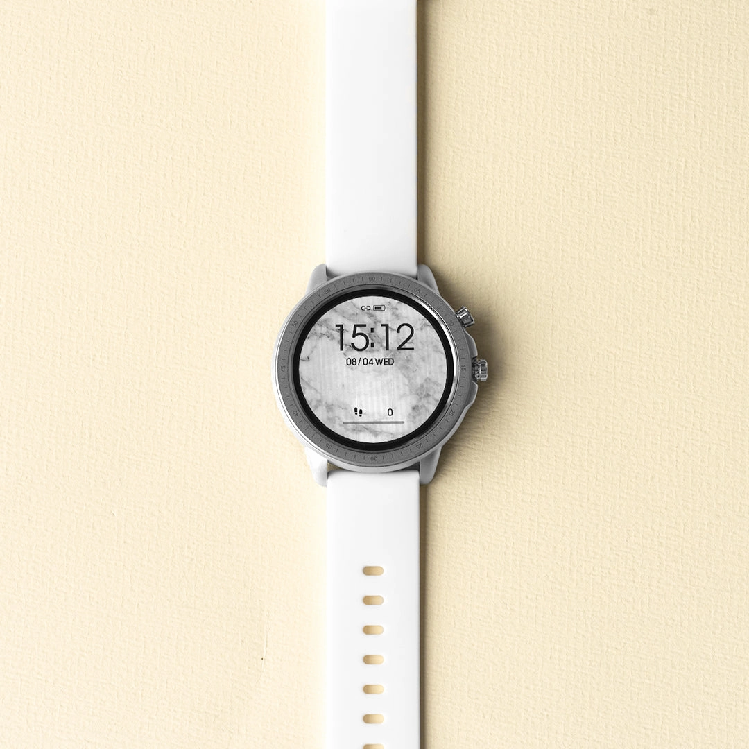 Silver coloured OOZOO smartwatch with white rubber strap - Q00310