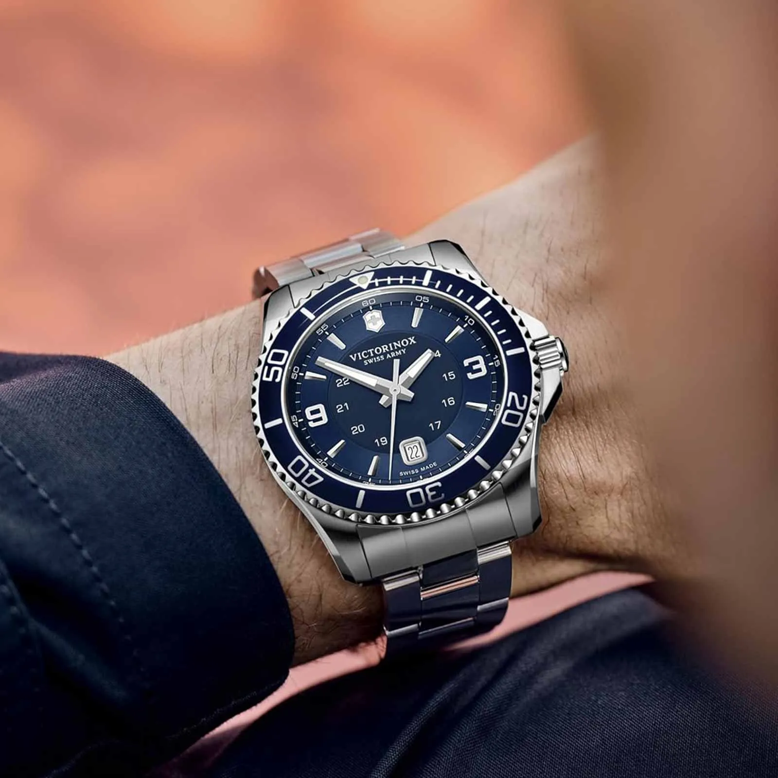 Victorinox Swiss Army 241602 Men's Maverick Large Navy Blue Dial Stainless Steel Bracelet Watch